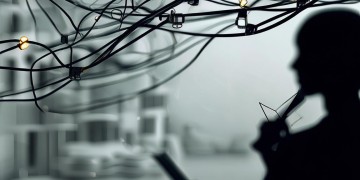 电费为什么要通过物业？